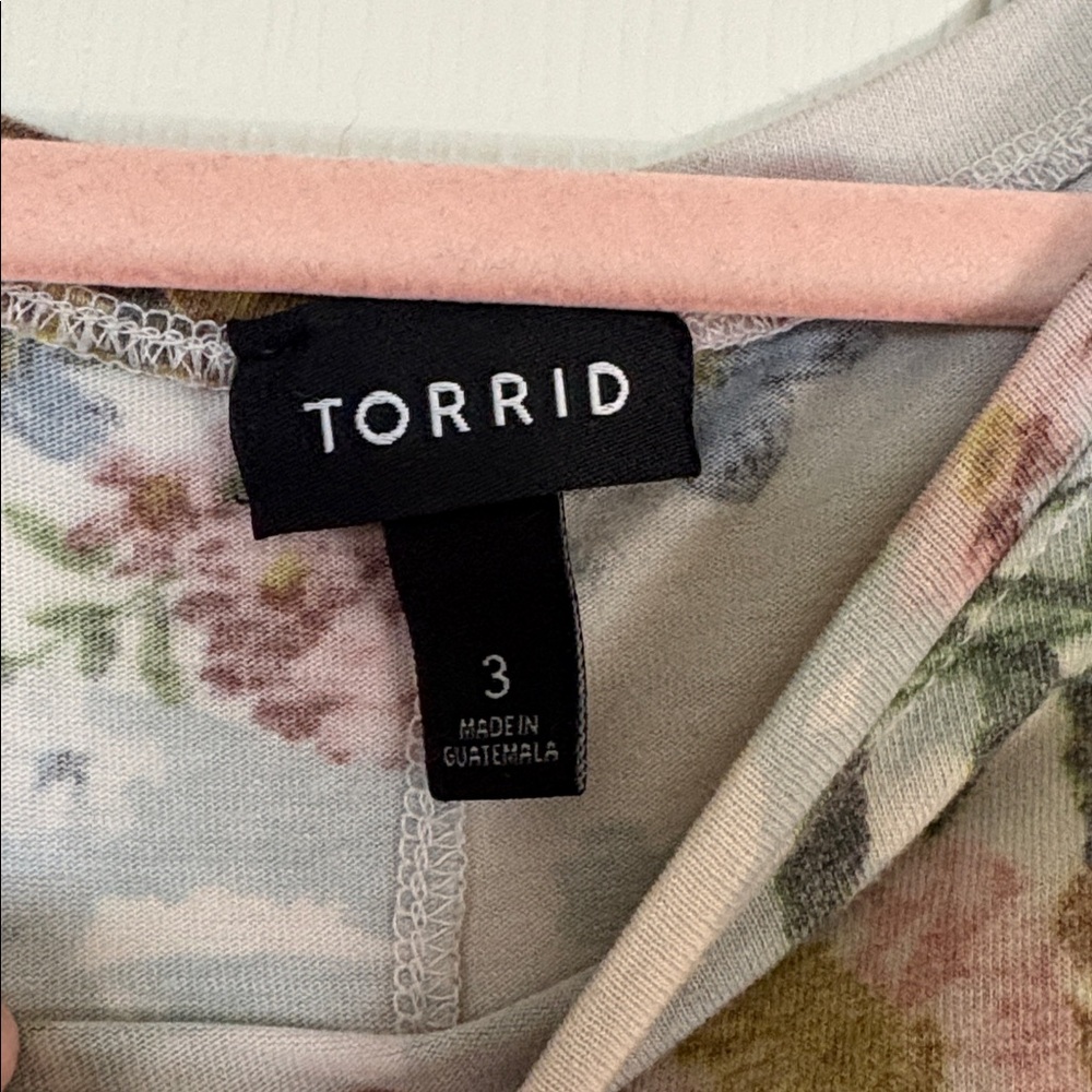 Torrid Tank - Picture 3 of 3